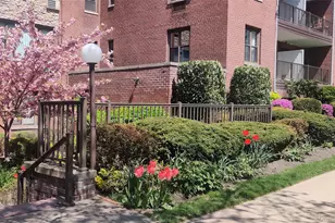 15 Hill Park Ave, Great Neck, NY 11021 - Photo 3