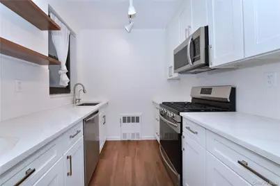 15 Hill Park Avenue #1-L, Great Neck, NY 11021 - Photo 13