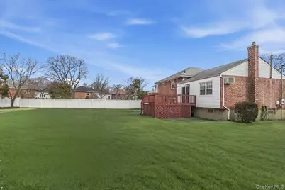 2493 Lloyd Court, North Bellmore, NY 11710 - Photo 21