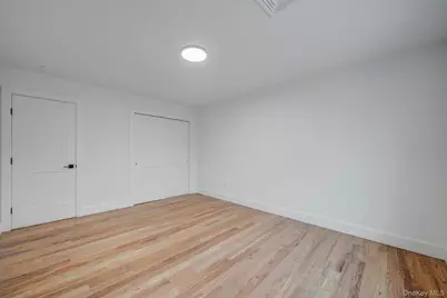 39 Locust Avenue S, Medford, NY 11763 - Photo 25