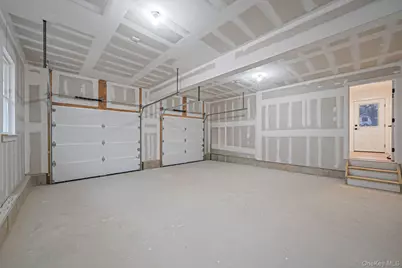 39 Locust Avenue S, Medford, NY 11763 - Photo 35