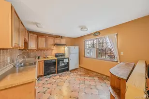 81 Hale St, Brentwood, NY 11717 - Photo 15