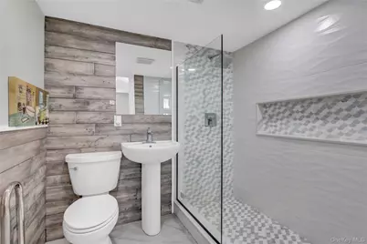 39 Roosevelt Boulevard, Patchogue, NY 11772 - Photo 15