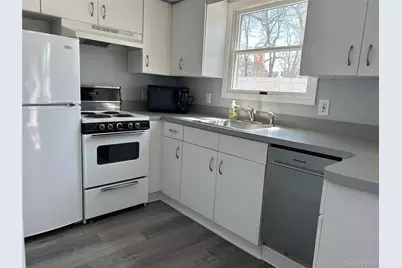 5 Whitney Lane, Coram, NY 11727 - Photo 9