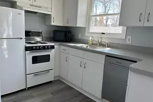 5 Whitney Ln, Coram, NY 11727 - Photo 9