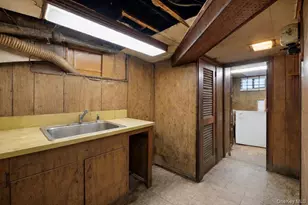 104-11 Liverpool St, Jamaica, NY 11435 - Photo 21