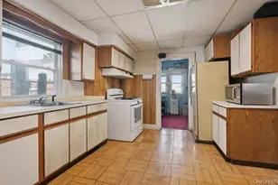 104-11 Liverpool St, Jamaica, NY 11435 - Photo 15