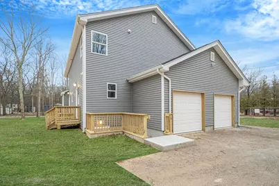 63C Blydenburgh Road, Centereach, NY 11720 - Photo 31