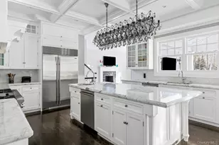 27 Victorian Ln, Brookville, NY 11545 - Photo 11