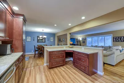 19 Eastwood Rd, Danbury, NY 06811 - Photo 7