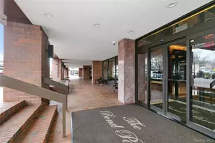 12 Bond St, Great Neck, NY 11021 - Photo 25