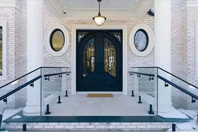 26 Saint Andrews Court, Old Westbury, NY 11568 - Photo 3