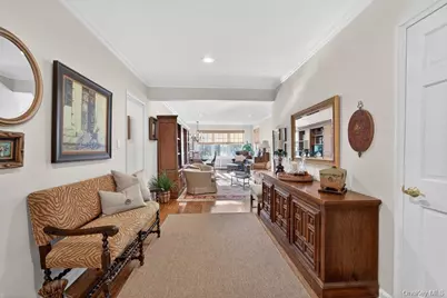 366 Stewart Avenue #B10, Garden City, NY 11530 - Photo 7