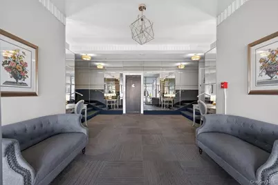 366 Stewart Avenue #B10, Garden City, NY 11530 - Photo 5