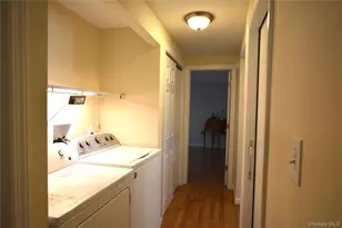 82 Village Cir W, Manorville, NY 11949 - Photo 21