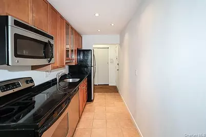 2449 Union Boulevard #24A, Islip, NY 11751 - Photo 9