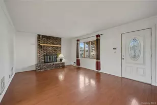 158 Moffitt Blvd, Islip, NY 11751 - Photo 5