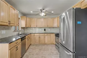 158 Moffitt Blvd, Islip, NY 11751 - Photo 7