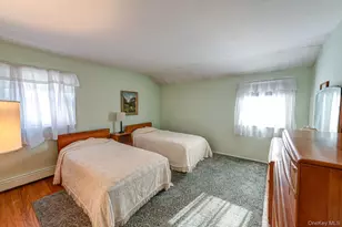 46 Crestwood Dr, Huntington Station, NY 11746 - Photo 17