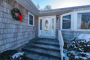 46 Crestwood Dr, Huntington Station, NY 11746 - Photo 3