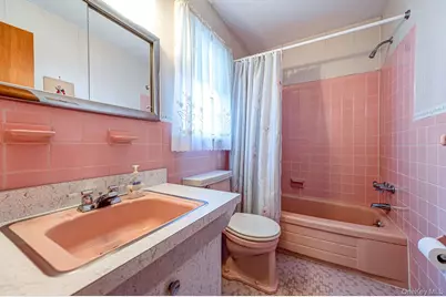 46 Crestwood Drive, Huntington Station, NY 11746 - Photo 19