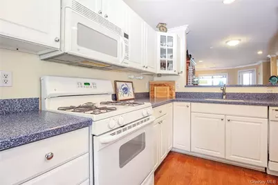 213 Waterside Close, Peekskill, NY 10566 - Photo 7