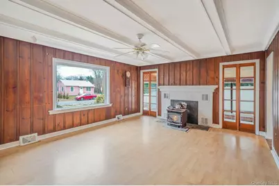 133 Royal Avenue, Flanders, NY 11901 - Photo 7