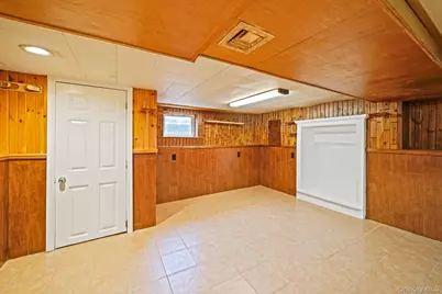 133 Royal Avenue, Flanders, NY 11901 - Photo 29