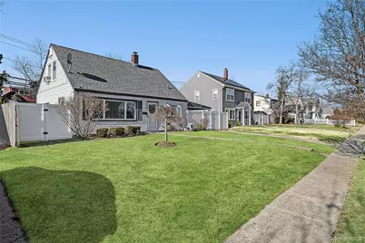 22 Shelter Lane, Levittown, NY 11756 - Photo 15