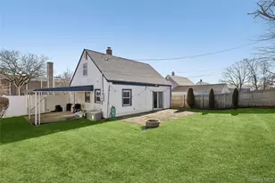 22 Shelter Ln, Levittown, NY 11756 - Photo 13