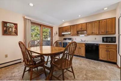 53 Beaumont Drive, Plainview, NY 11803 - Photo 7