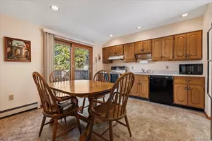 53 Beaumont Dr, Plainview, NY 11803 - Photo 7