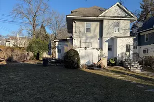 32 Carlton Ave, Port Washington, NY 11050 - Photo 3