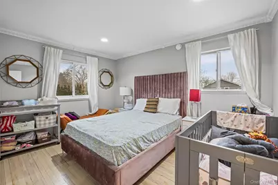 18 South Drive, New Hyde Park, NY 11040 - Photo 15