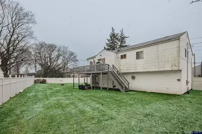 18 South Drive, New Hyde Park, NY 11040 - Photo 23