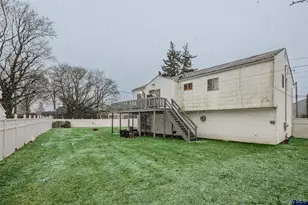 18 South Dr, New Hyde Park, NY 11040 - Photo 23