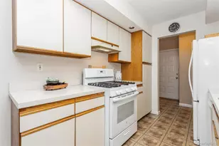 72 Foxwood Cir, Mount Kisco, NY 10549 - Photo 5