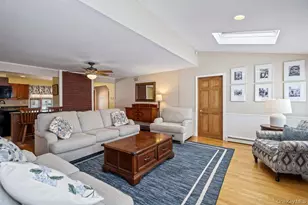 33 Skylark Ln, Levittown, NY 11756 - Photo 21