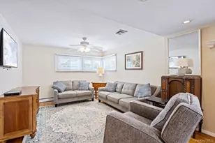 33 Skylark Ln, Levittown, NY 11756 - Photo 25