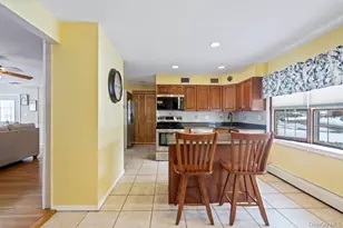 33 Skylark Ln, Levittown, NY 11756 - Photo 9