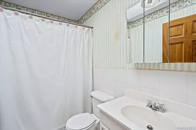 33 Skylark Lane, Levittown, NY 11756 - Photo 33