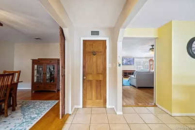 33 Skylark Lane, Levittown, NY 11756 - Photo 5