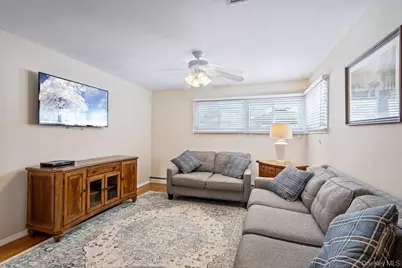 33 Skylark Lane, Levittown, NY 11756 - Photo 27