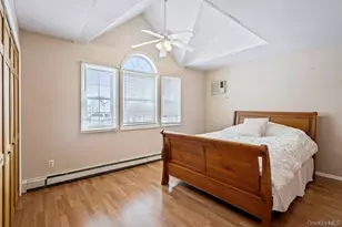 33 Skylark Ln, Levittown, NY 11756 - Photo 31