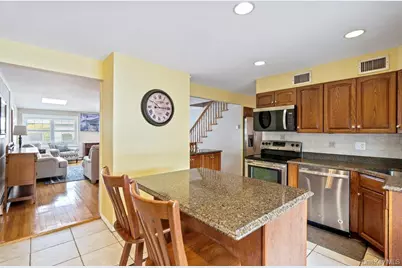 33 Skylark Lane, Levittown, NY 11756 - Photo 11