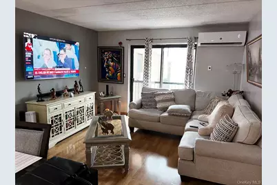 75-22 Parsons Boulevard #D3, Fresh Meadows, NY 11366 - Photo 3