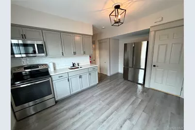 11 Franklin Street #1E, Poughkeepsie, NY 12601 - Photo 5