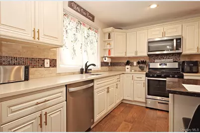 2 Vita Drive, Central Islip, NY 11722 - Photo 15