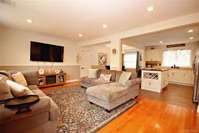 2 Vita Drive, Central Islip, NY 11722 - Photo 5