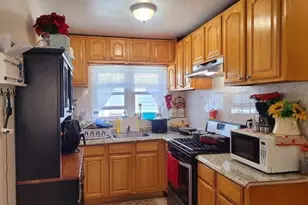 171-28 103rd Rd, Jamaica, NY 11433 - Photo 9